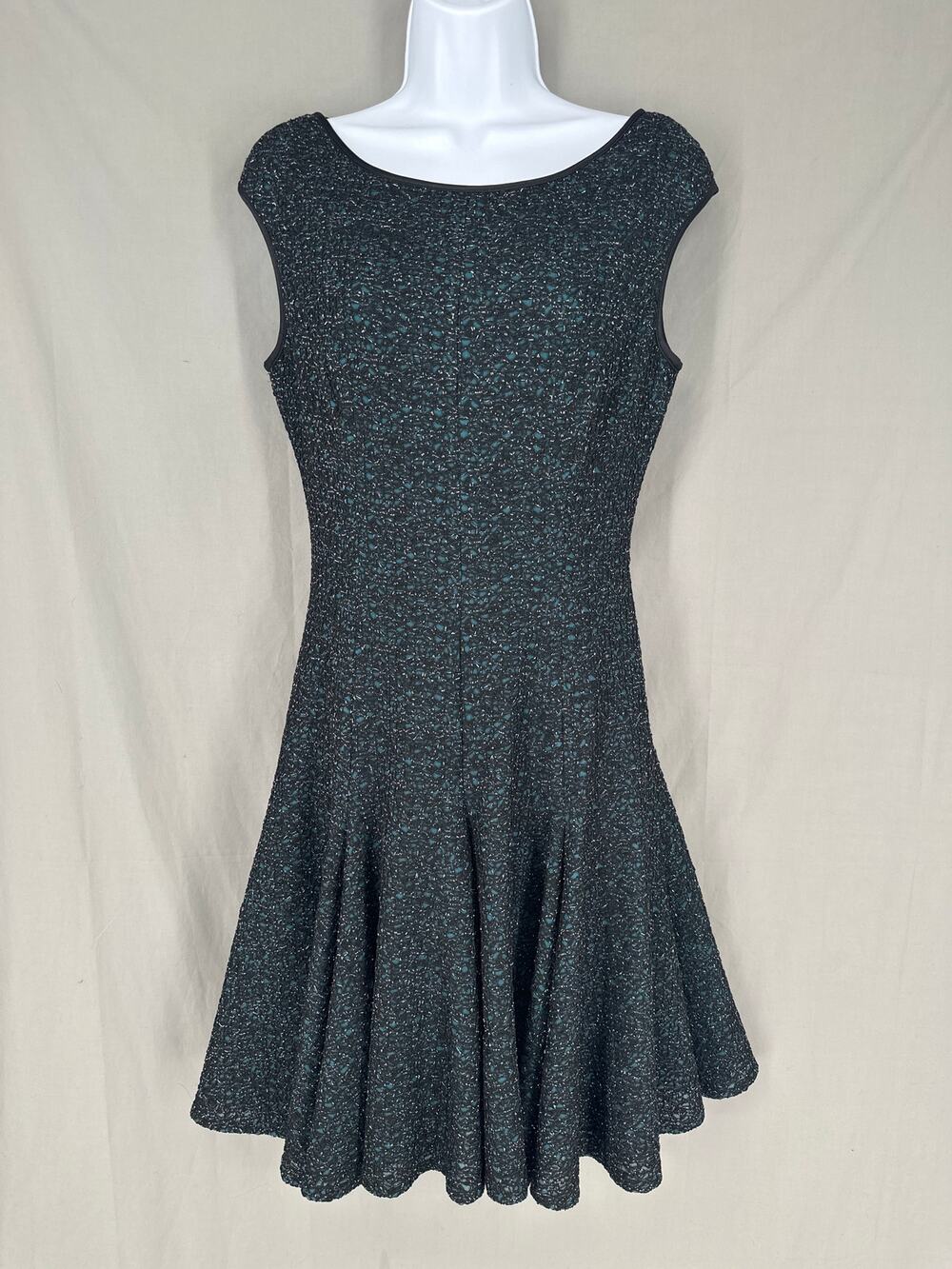 Maggy London Dress 10 Green Black Lace Mini Party Cocktail Stretch Boat Neck